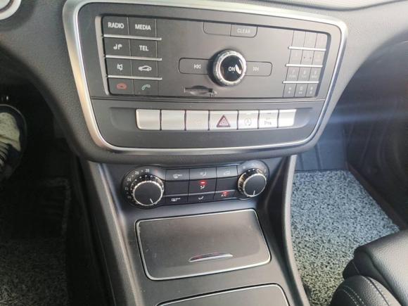 [上海·苏E] 二手奔驰奔驰CLA2018款 CLA 200 动感型