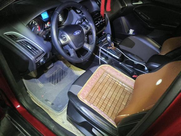 [深圳·粤B] 二手福特福克斯2012款 两厢 1.6L 自动风尚型