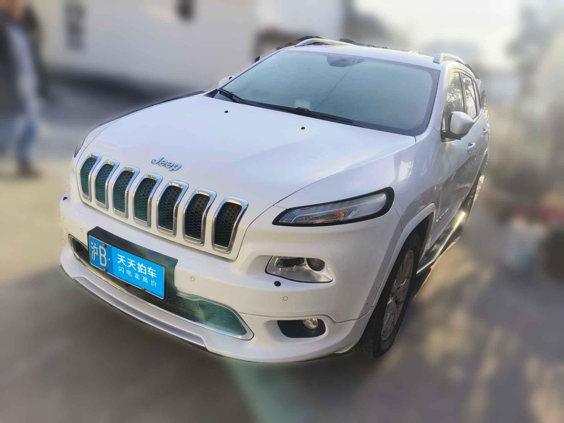 [上海·沪B] Jeep自由光2017款 2.4L 优越版