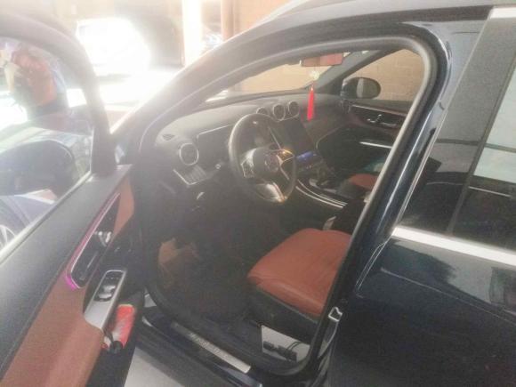 [上海·沪L] 二手奔驰奔驰GLC2023款 改款 GLC 260 L 4MATIC 动感型 5座