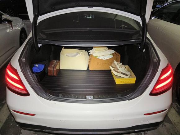 [无锡·苏B] 二手奔驰奔驰E级2018款 改款 E 300 L 运动豪华型