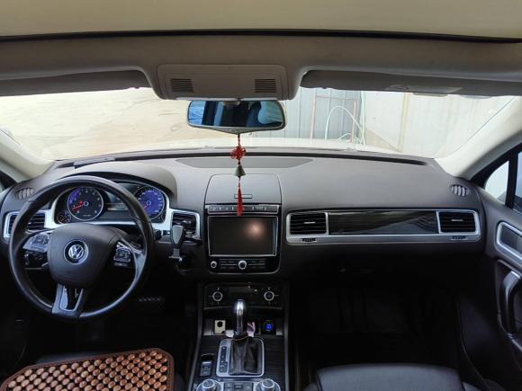 [上海·沪A] 二手大众途锐2016款 3.0TSI 高配型