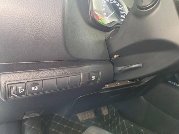 [深圳·贵H] 二手丰田雷凌2021款 双擎 1.8H E-CVT豪华版