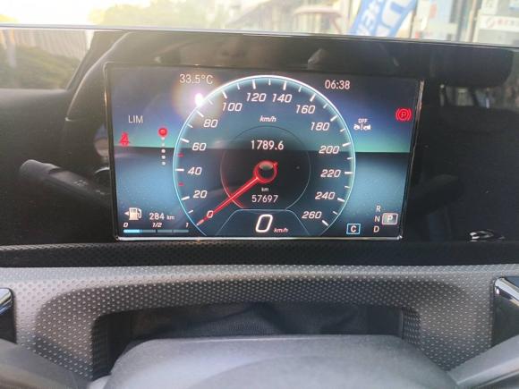 [南京·苏U] 二手奔驰奔驰A级2019款 A 180 L 运动轿车