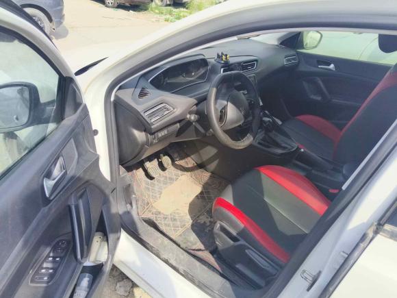 [西安·陕A] 二手标致标致3082016款 1.6L 手动时尚版