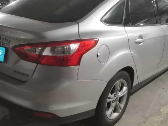 [南京·苏L] 二手福特福克斯2012款 三厢 1.6L 手动风尚型