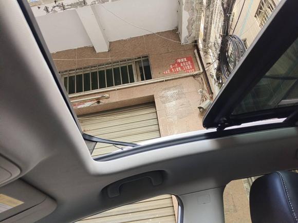 [深圳·粤B] 二手荣威荣威RX5新能源2017款 eRX5 50T 混动互联尊贵旗舰版