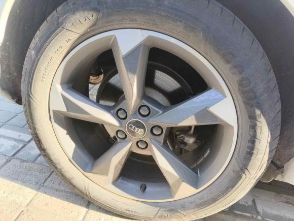 [杭州·浙A] 二手奥迪奥迪Q32022款 35 TFSI 时尚动感型