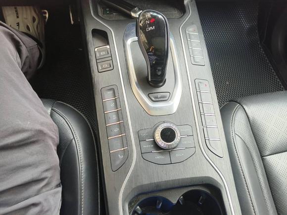 [广州·粤A] 二手魏牌魏牌 VV62018款 2.0T 四驱旗舰型 国V