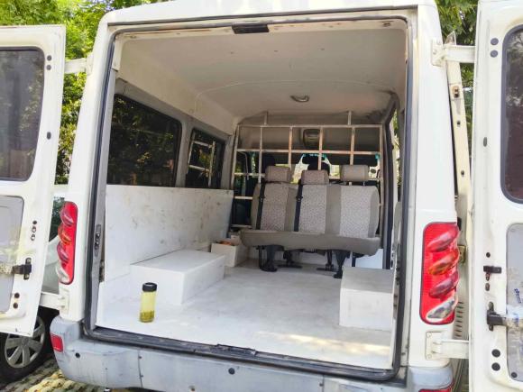 [苏州·苏E] 二手依维柯依维柯褒迪2017款 2.5T经典A32客车中顶6-7座47Z5