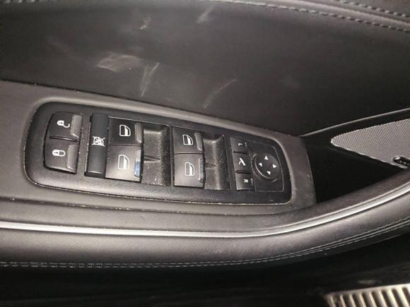 [上海·沪B] 二手玛莎拉蒂Levante2018款 3.0T 运动版