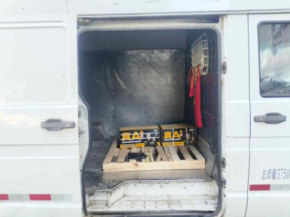 [南京·苏A] 二手依维柯依维柯得意2017款 2.8T V35箱货中顶3/6座43S5