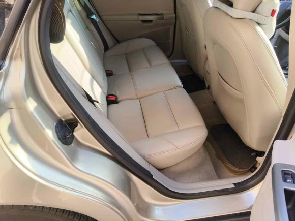 [上海·沪A] 二手沃尔沃沃尔沃S402007款 2.4i 智尚版