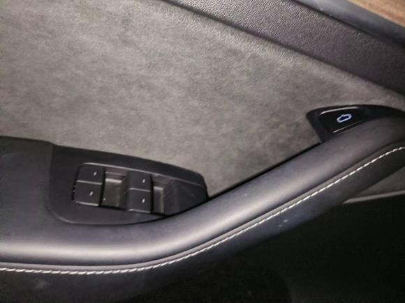 [广州·粤A] 二手特斯拉Model Y2022款 后轮驱动版