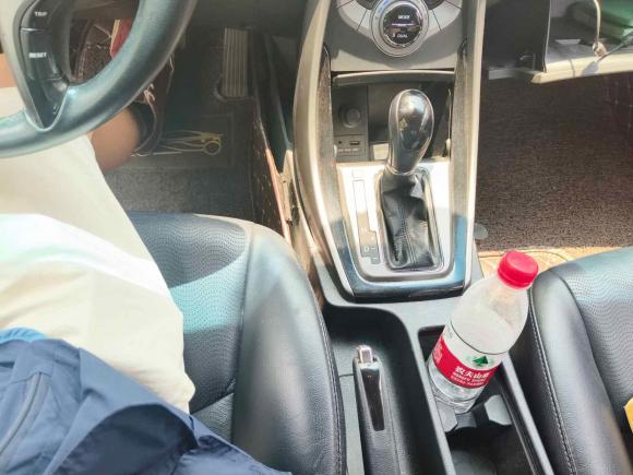 [金华·浙G] 二手现代朗动2012款 1.6L 自动尊贵型