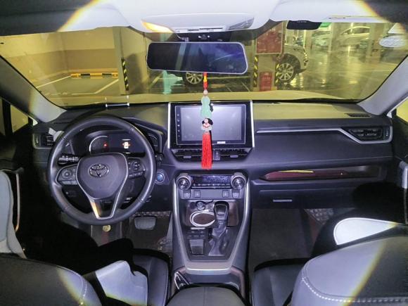 [成都·川A] 二手丰田RAV4荣放2020款 2.0L CVT两驱尊贵版