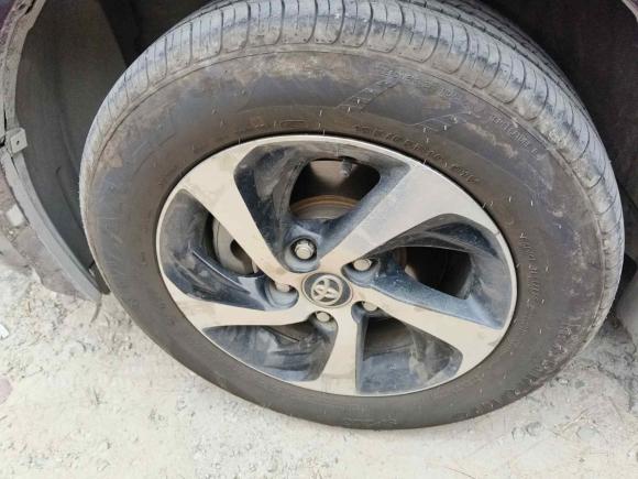 [广州·粤A] 二手丰田雷凌2017款 改款双擎 1.8H GS E-CVT精英天窗版 国V