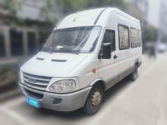 [武汉·鄂A] 依维柯依维柯褒迪2017款 2.5T尊享A37客车高顶6-7座47Z5