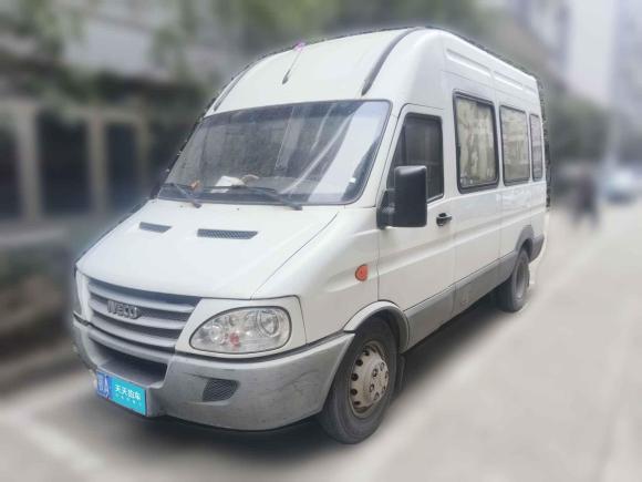 [武汉·鄂A] 二手依维柯依维柯褒迪2017款 2.5T尊享A37客车高顶6-7座47Z5