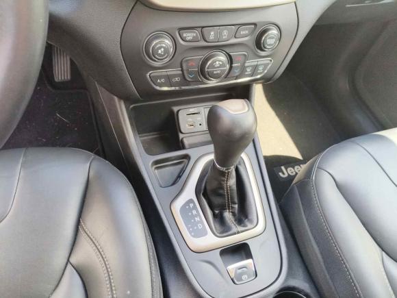 [深圳·粤B] 二手Jeep自由光2016款 2.4L 领先版