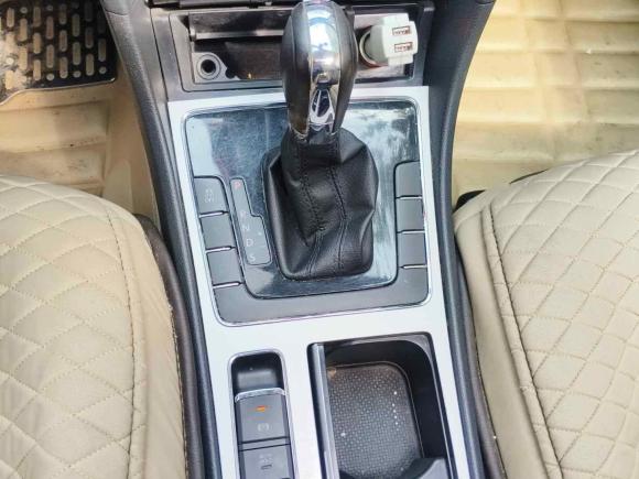 [成都·川A] 二手大众帕萨特2011款 1.8TSI 自动尊荣版