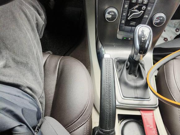 [杭州·浙A] 二手沃尔沃沃尔沃V402015款 1.6T 智逸版