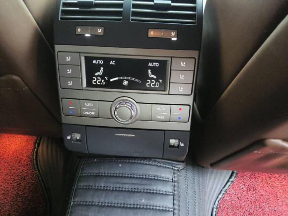 [上海·沪E] 二手大众辉腾2011款 3.6L V6 5座加长Individual版