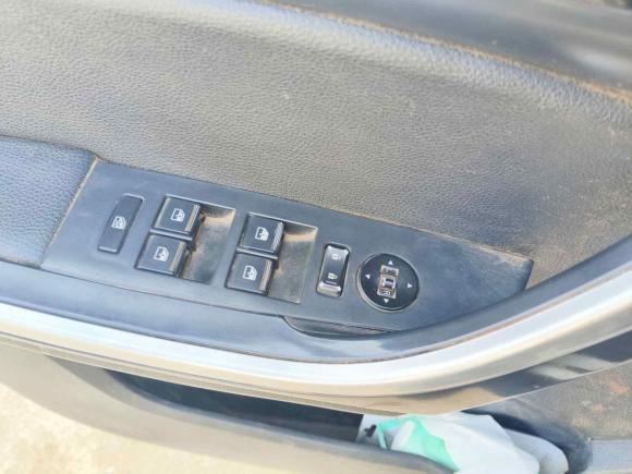 [成都·川G] 二手江铃域虎52018款 2.4T经典版柴油手动四驱豪华型长轴JX4D24A5L