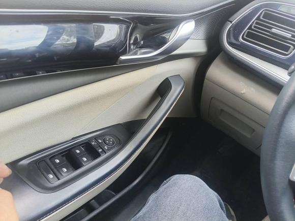 [上海·沪A] 二手比亚迪秦PLUS2021款 DM-i 120KM 尊贵型