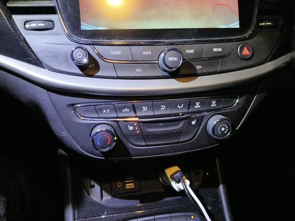 [上海·沪B] 二手别克威朗2015款 三厢 20T 双离合精英型