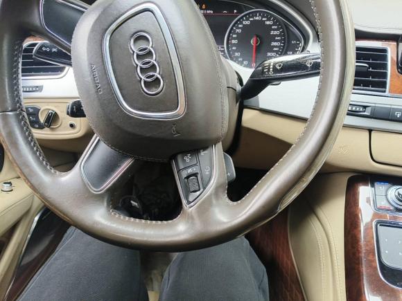[上海·沪M] 二手奥迪奥迪A82011款 A8L 3.0 TFSI quattro尊贵型(245kW)