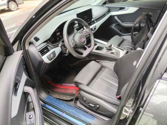 [苏州·苏U] 二手奥迪奥迪A4L2022款 40 TFSI 豪华动感型