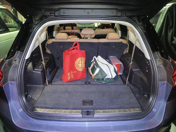 [深圳·粤B] 二手蔚来蔚来ES82018款 355KM 基准版 七座版