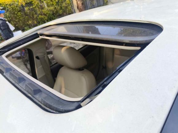 [成都·粤B] 二手福特福克斯2012款 两厢经典 1.8L 自动时尚型