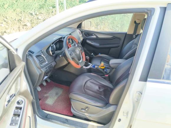 [青岛·鲁B] 二手宝骏宝骏5602015款 1.8L 手动豪华型