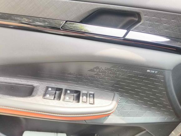 [杭州·浙B] 二手长安长安UNI-V2022款 1.5T 尊贵型