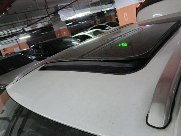 [武汉·鄂A] 二手标致标致50082017款 380THP 7座精英版