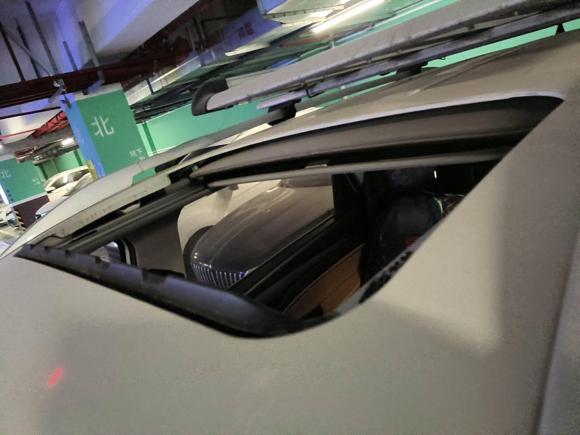 [上海·川Y] 二手五菱汽车五菱宏光S32018款 1.5L 手动豪华型 国V