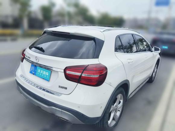 [上海·沪L] 二手奔驰奔驰GLA2017款 GLA 200 动感型