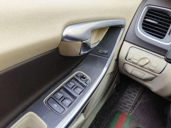 [西安·陕U] 二手沃尔沃沃尔沃S602014款 S60L T5 智驭版