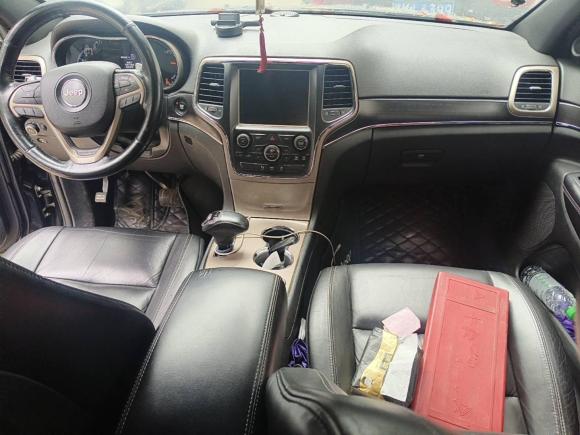 [南昌·赣A] 二手Jeep大切诺基2014款 3.0TD 柴油 舒享导航版