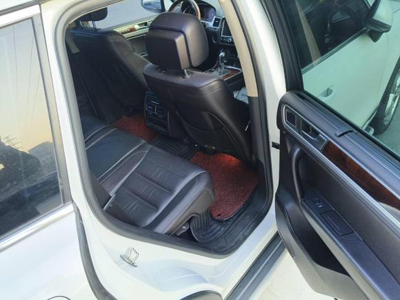 [深圳·粤B] 二手大众途锐2011款 3.0TSI 高配型