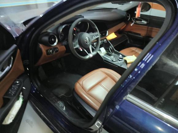 [上海·沪B] 二手阿尔法·罗密欧Giulia朱丽叶2017款 2.0T 200HP 豪华版