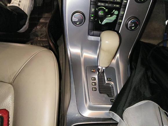 [深圳·粤B] 二手沃尔沃沃尔沃S80L2012款 2.0T 智尚版