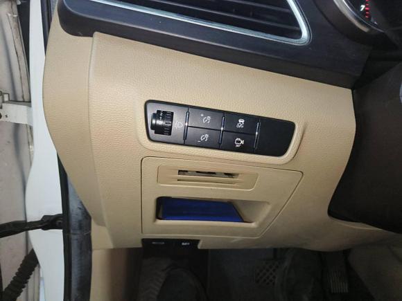 [广州·粤A] 二手宝骏宝骏7302017款 1.8L iAMT尊享型 7座