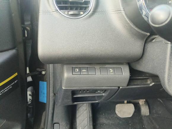 [青岛·鲁V] 二手标致标致30082013款 1.6THP 自动潮流版