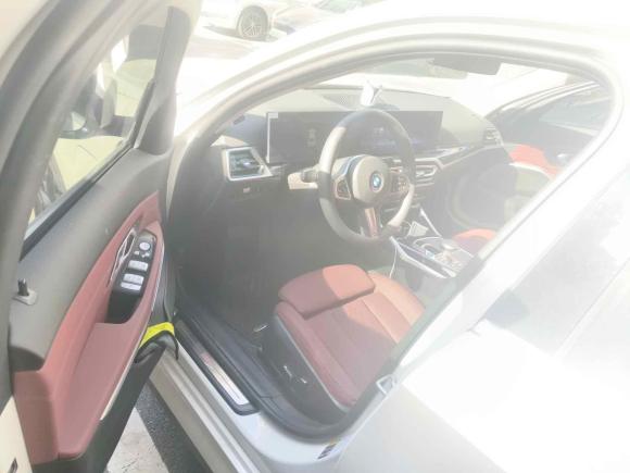 [上海·沪A] 二手宝马宝马i32024款 eDrive 35 L