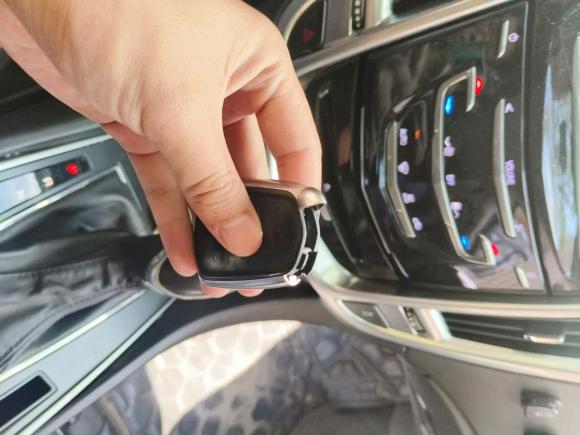 [南通·苏F] 二手凯迪拉克凯迪拉克SRX2014款 3.0L 舒适型