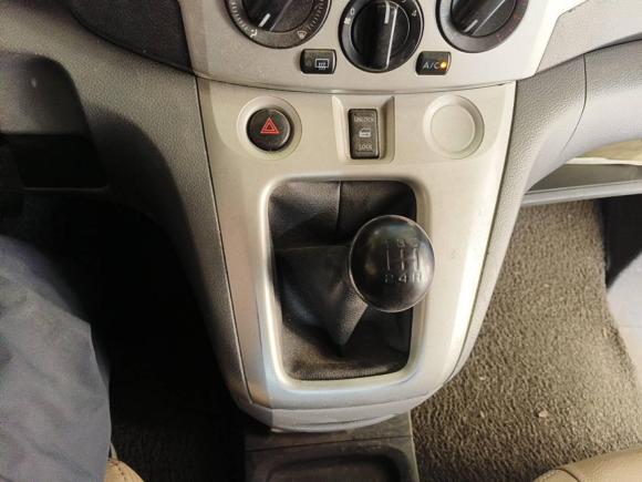 [广州·粤A] 二手日产日产NV2002011款 1.6L 232座 尊雅型