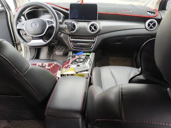 [佛山·粤E] 二手北京汽车北京EU52018款 R500 智风版